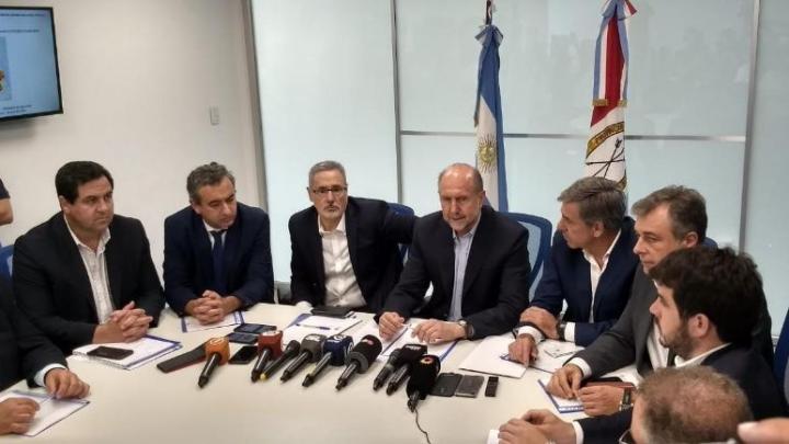 Seguridad: Perotti juntó a 6 intendentes de la provincia