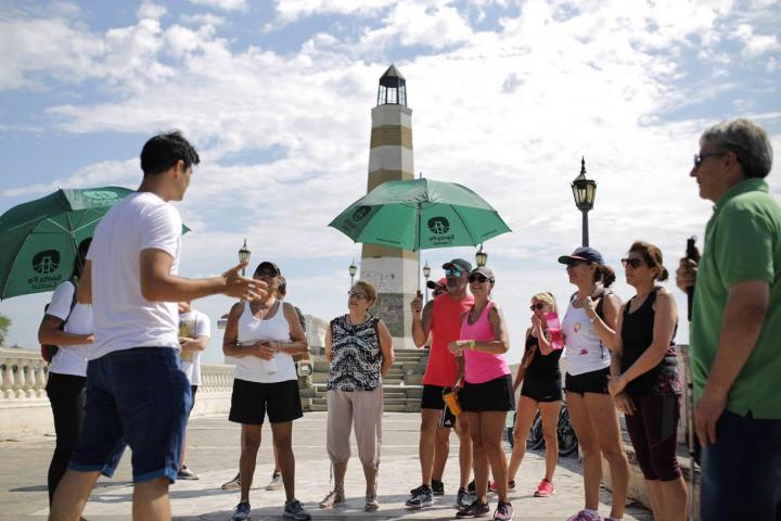 El Faro de la Costanera Oeste, otro de los atractivos.