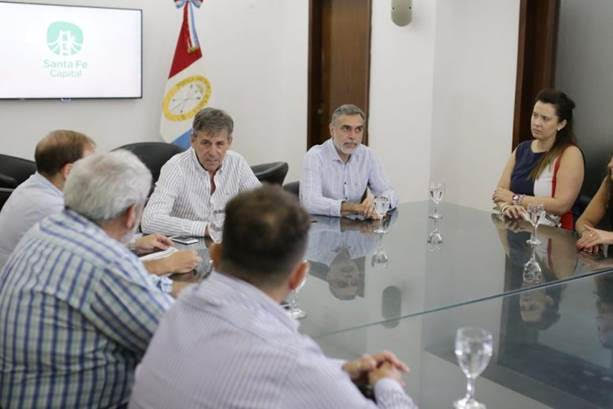 Jatón reunió a los empresarios del transporte