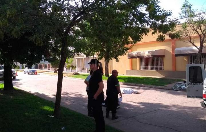 Mata a su expareja frente a su hijo