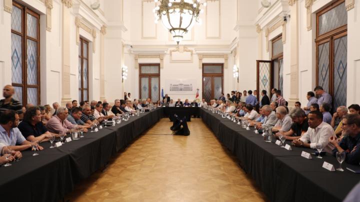 Perotti puso sobre la mesa los números de Santa Fe