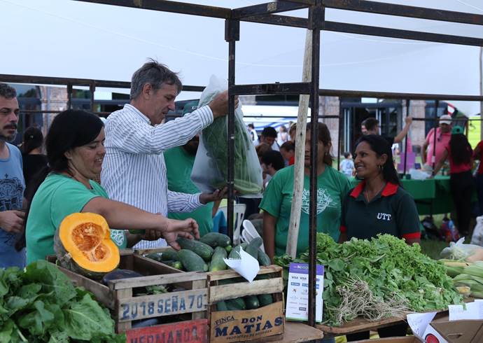 Jatón: “Los mercados populares tienen que estar en los barrios” 