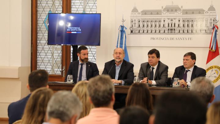 Perotti lanzó el Consejo Provincial del Trabajo
