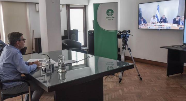 Jatón en videoconferencia con Alberto Fernández