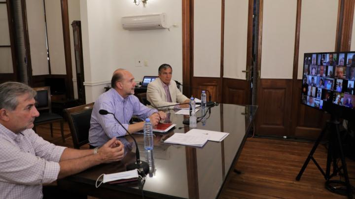 Coronavirus: Perotti destacó la labor de los gremios