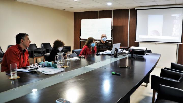 Adriana Cantero reunió a los gremios docentes