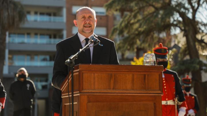 Perotti: “Nadie se salva solo, todos somos la patria” 