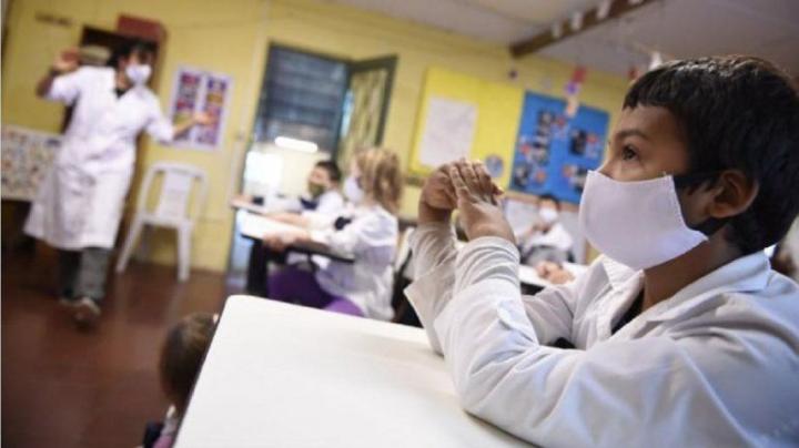 Santa Fe: docentes y alumnos regresan a las aulas