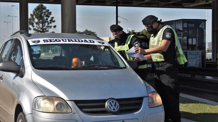 A Santa Fe no ingresan: 631 autos fueron detenidos