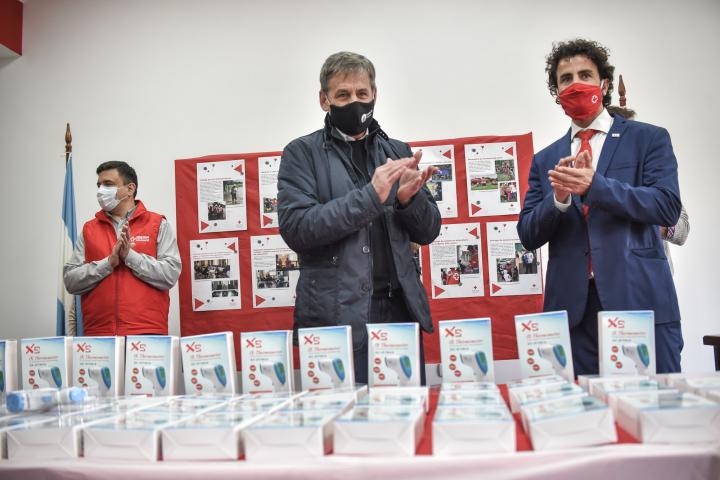 Santa Fe recibió 50 termómetros donados por la Cruz Roja