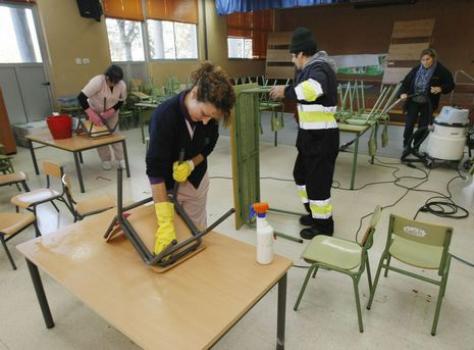 Comenzó la limpieza de las escuelas de Santa Fe