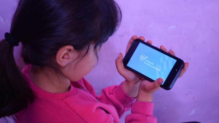 102, la línea telefónica de las chicas y los chicos