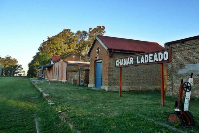 Hasta el comisario estaba en una fiesta clandestina