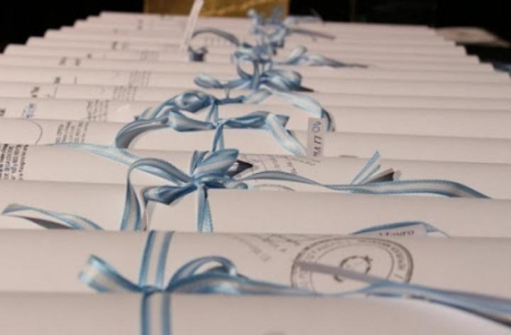 Piden actos presenciales de egresados