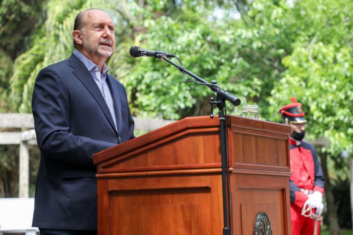 Perotti habló de “poner de pie a Santa Fe” 