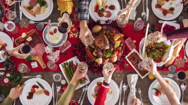 Perotti habilitará reuniones de hasta 20 personas 