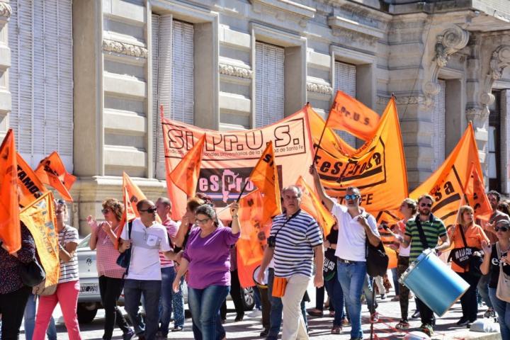 Médicos de Santa Fe paran tres días seguidos