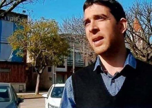 Acusan a jefe de gobierno de asistir a fiestas clandestinas