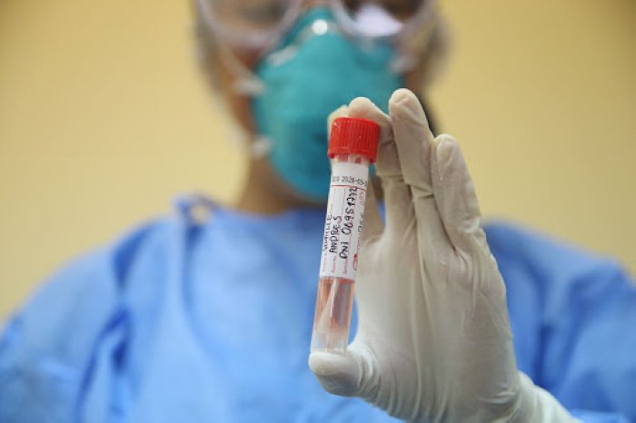 La provincia sumó 1110 contagios y 12 muertes