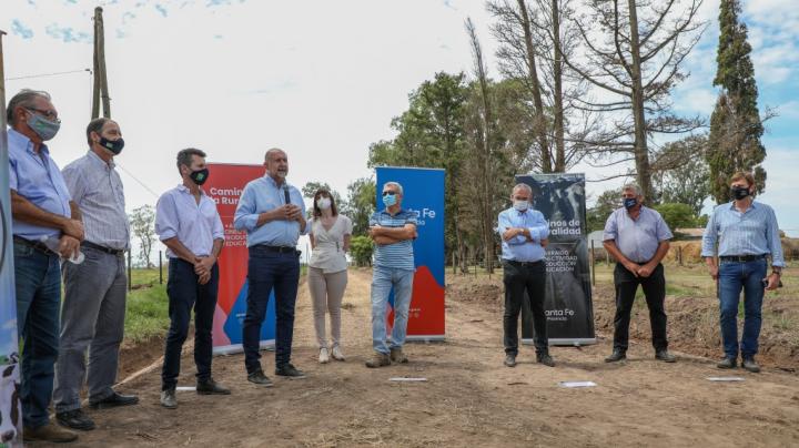 Perotti: “$ 50 millones para mantener caminos rurales” 