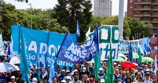 Repudian ataques a los sindicatos docentes