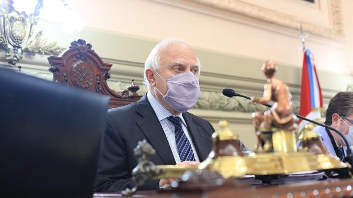 Leves signos de evolución en la salud de Miguel Lifschitz