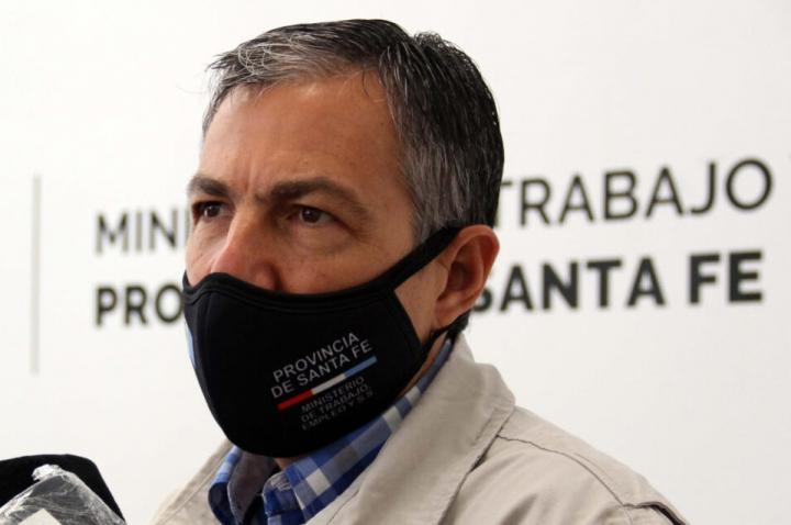 Santa Fe: empleados vacunados deben volver a la presencialidad  