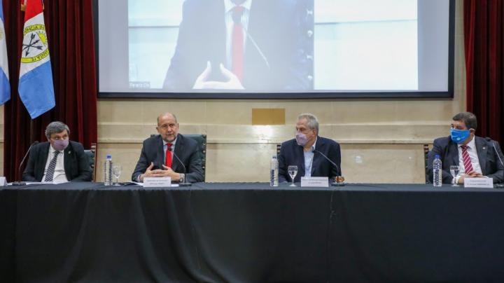 Perotti con los rectores del Consejo Interuniversitario Nacional