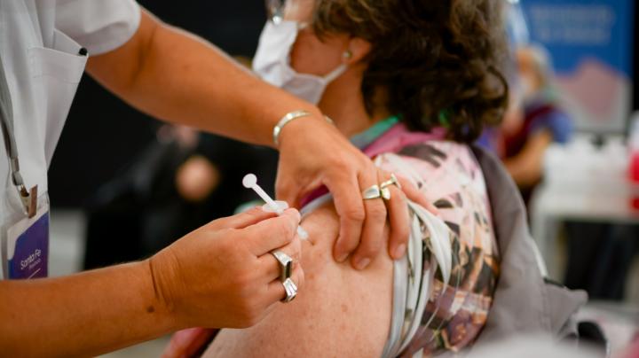 Vacunación libre en Santa Fe para mayores de 40