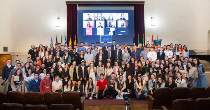La UNL recibió a los estudiantes del mundo 