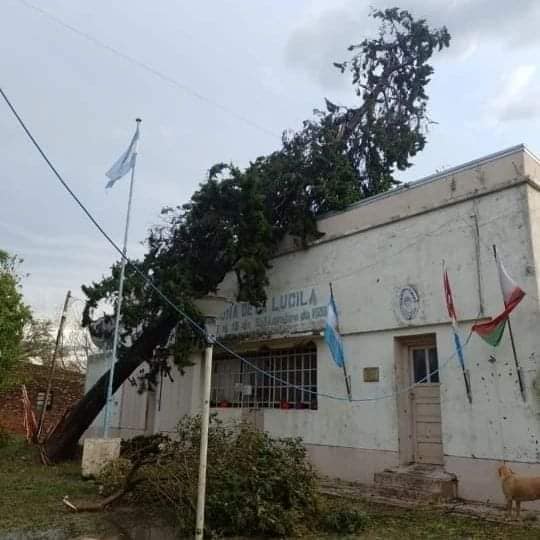 Tormenta de viento y granizo azotó un pueblo de Santa Fe