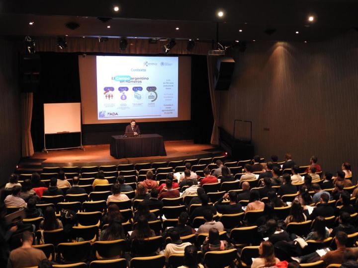 Programa de formación para estudiantes y profesionales