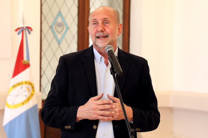 Perotti en la misión de conseguir fondos y cooperación