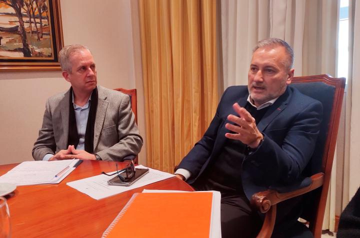  Marcelo Lewandowski (derecha) y Miguel Rabbia en la presentación del proyecto para la creación de la Casa de la Salud de la Familia Policial.