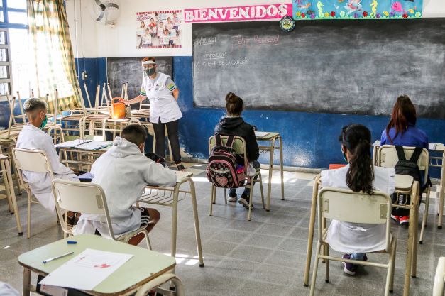Santa Fe: saldrán a buscar “casa por casa” a 4000 alumnos
