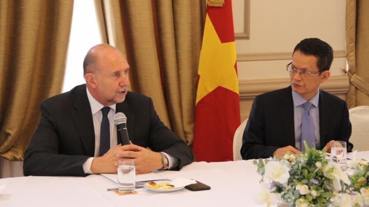 Perotti se reunió con el embajador de Vietnam