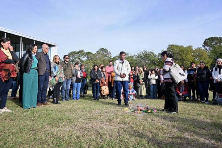 Educación Intercultural Bilingüe: 800 maestros y 10000 alumnos 