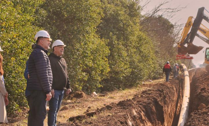 Perotti recorrió la obra del Gasoducto Gran Rosario