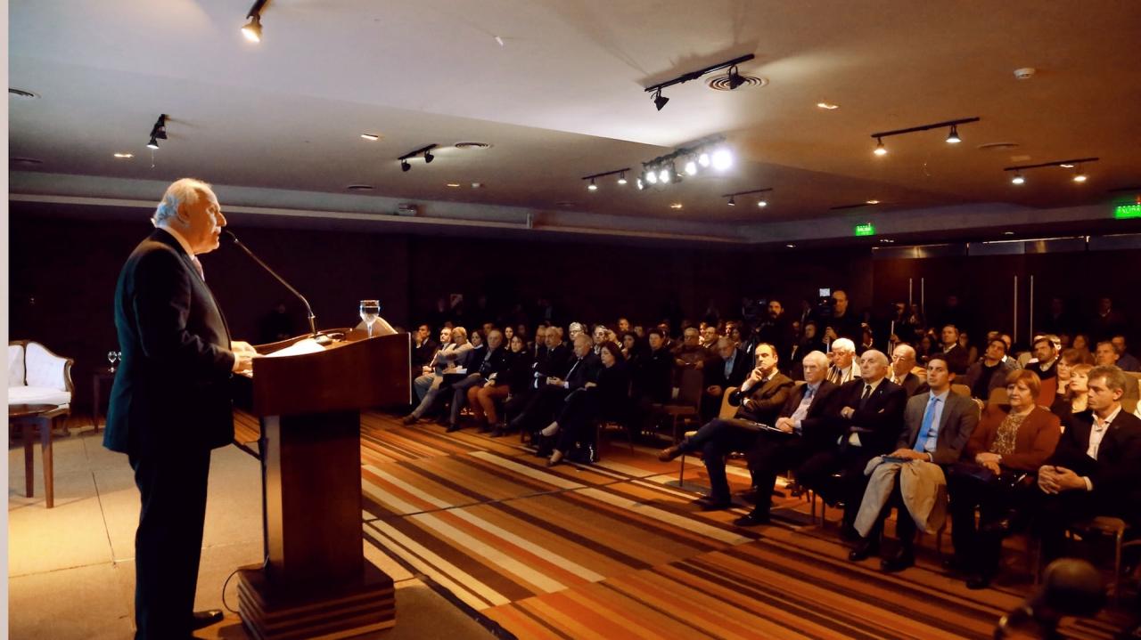 “Santa Fe debe ser un gran jugador en el comercio internacional”