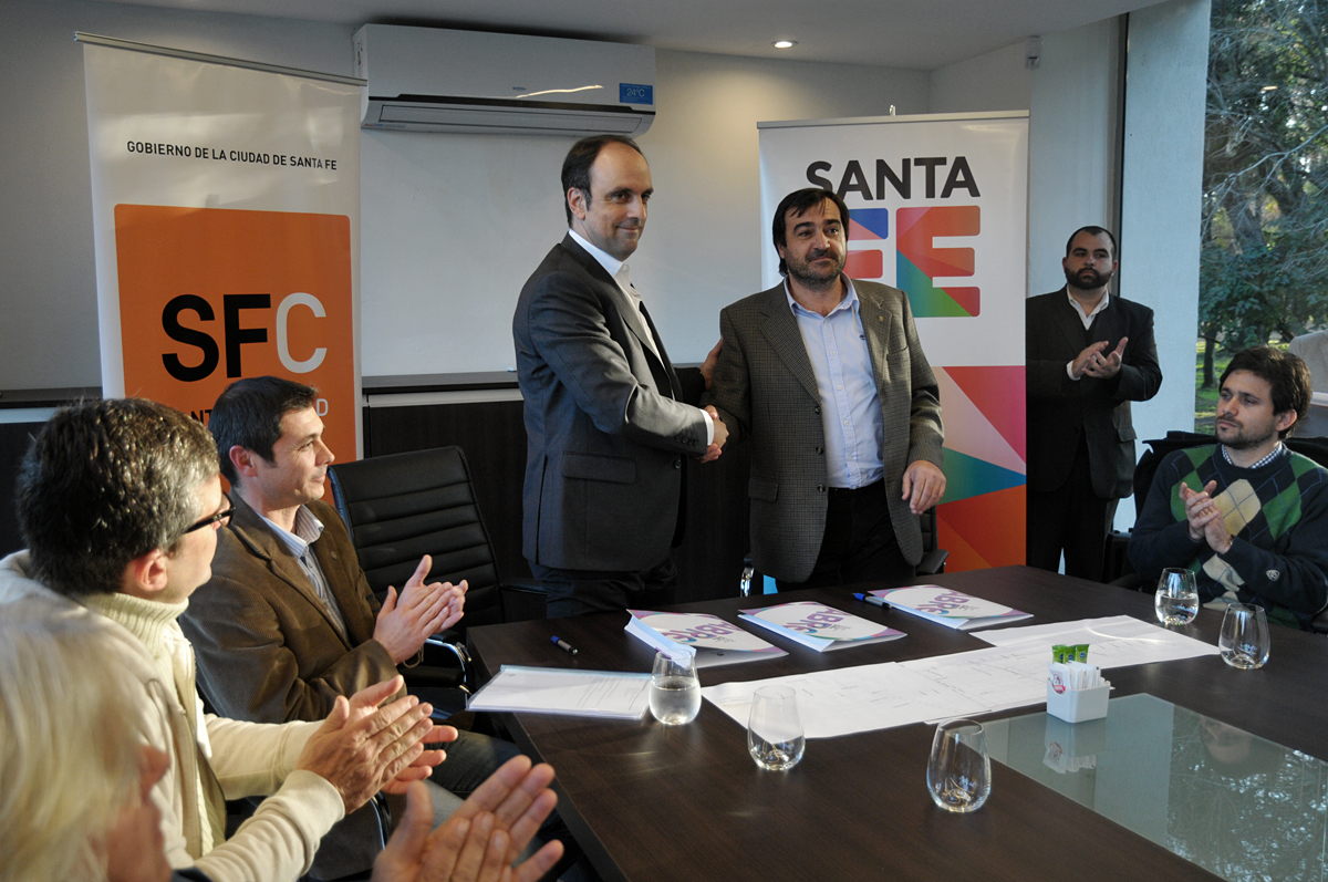 Mejoran el alumbrado público de tres barrios