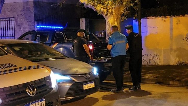 La policía llegó al lugar cuando el hecho estaba consumado, pero hay cinco personas identificadas por el ataque.