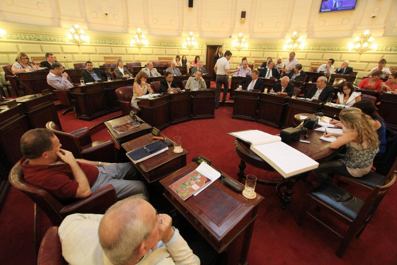 Aprueban endeudamiento para obras por u$s 500 millones..