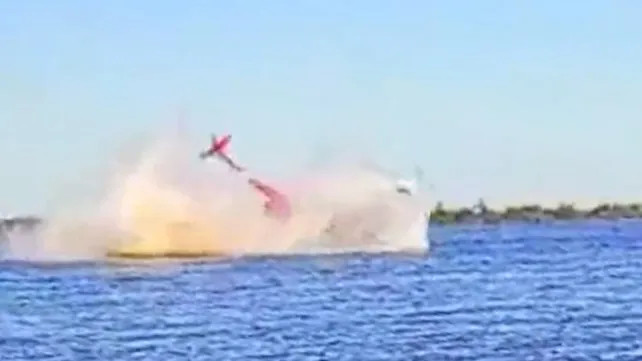 Un helicóptero se estrelló en el río Paraná: murió el piloto