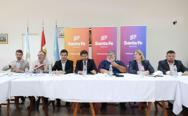 Pullaro y su primera reunión de gabinete en el interior de Santa Fe