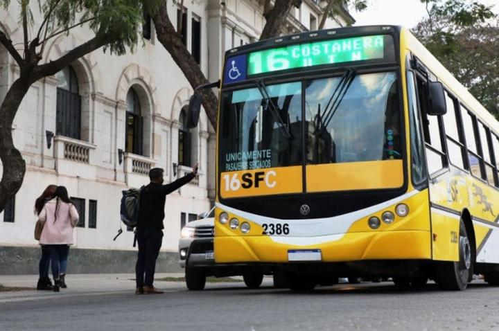 Colectivos en Santa Fe: piden un boleto de  $734,74 