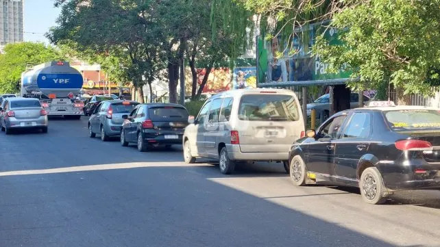 Aumentan las naftas: la super llegará a los 1000 pesos