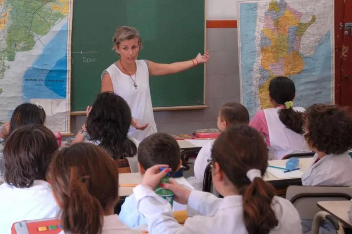 Ausentismo docente: se pagó $100 mil millones solo en 2023