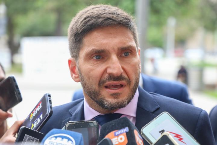 Pullaro a los maestros: “Entiendan la situación del país”