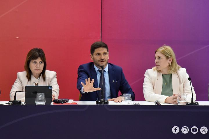 Pullaro: “Hay una firme decisión de terminar con las mafias” 