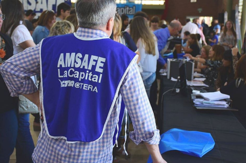 Para los maestros, la propuesta “es una rebaja salarial” 